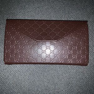 Gucci trifold glasses case